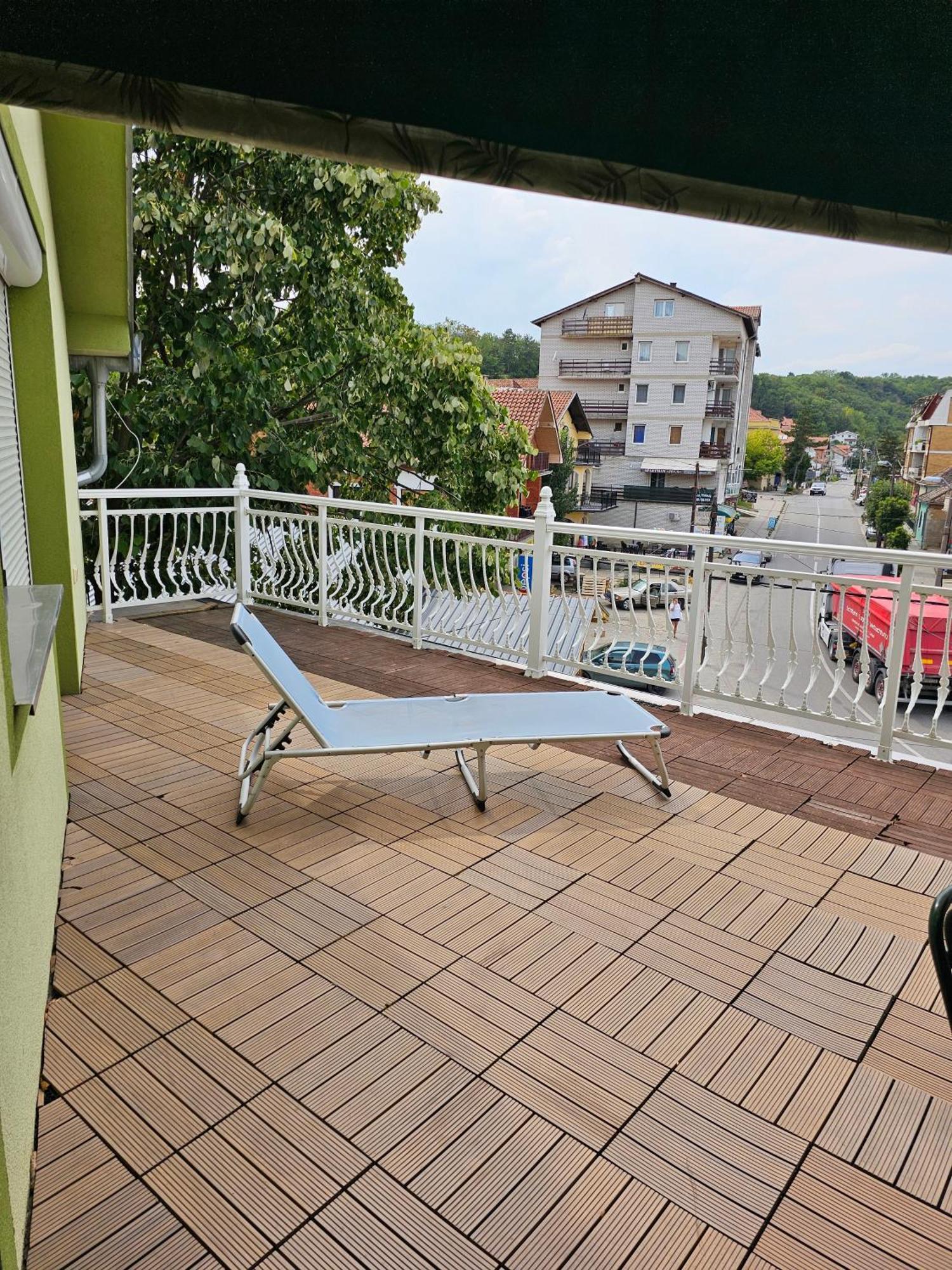 Apartmani Royal Residence ゴルバッツ エクステリア 写真