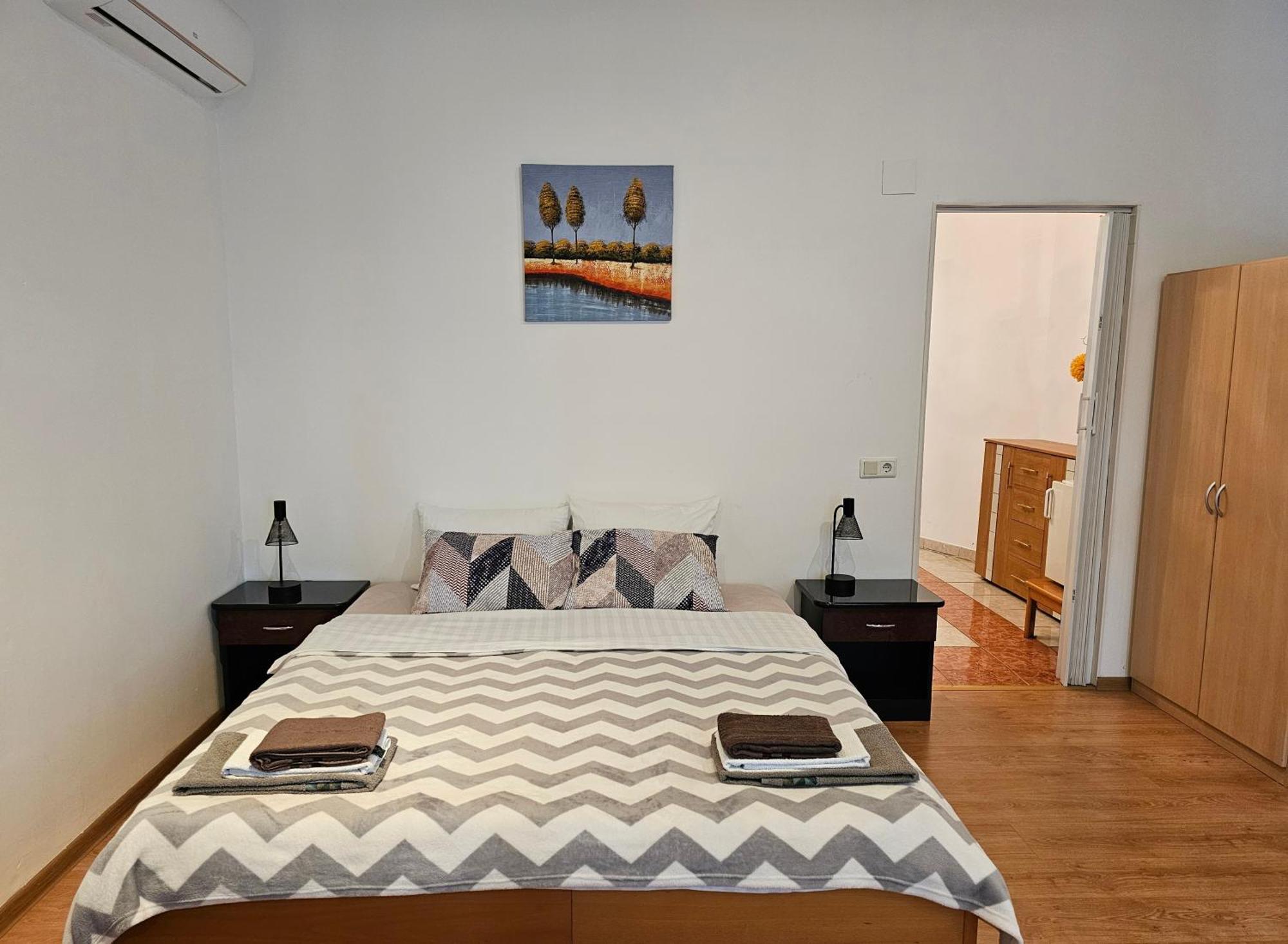 Apartmani Royal Residence ゴルバッツ エクステリア 写真